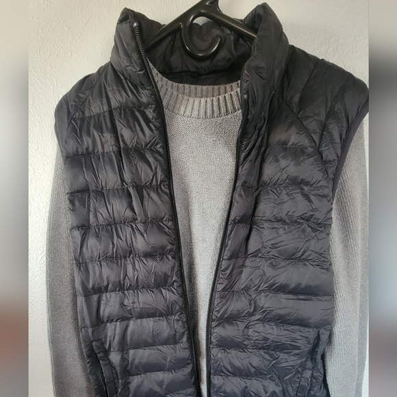 Gap Sweater W/ Black Quilted Vest - Picture 2 of 2